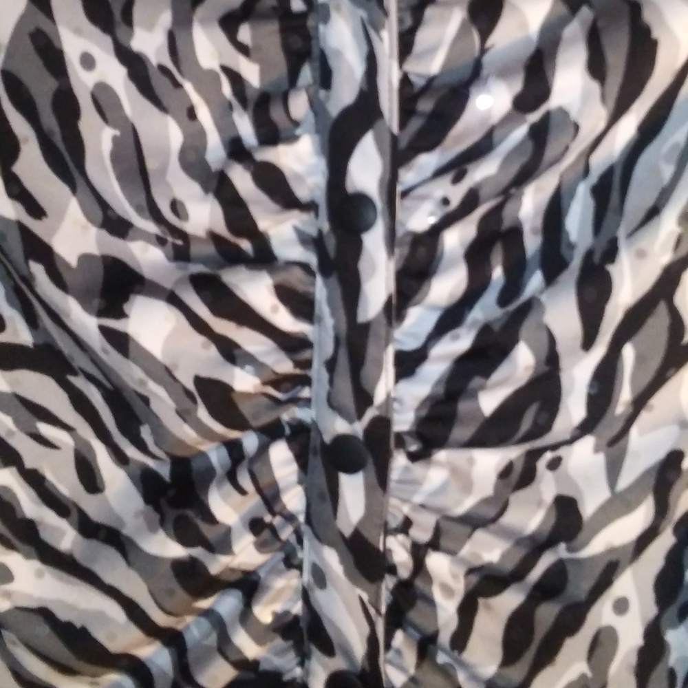 Essentials by Milano Zebra Button Sequined Size M - Picture 6 of 8